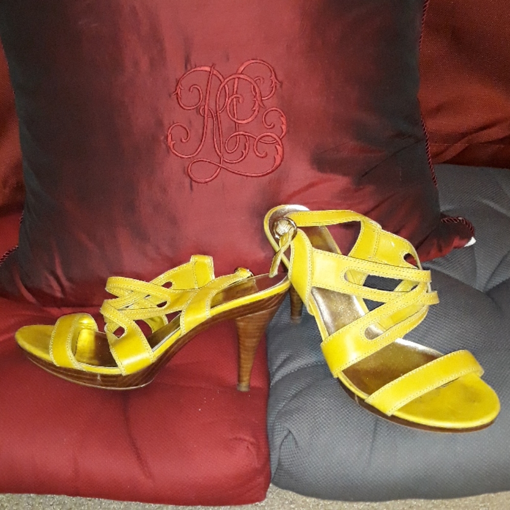 Yellow Audrey Brooke stiletto
